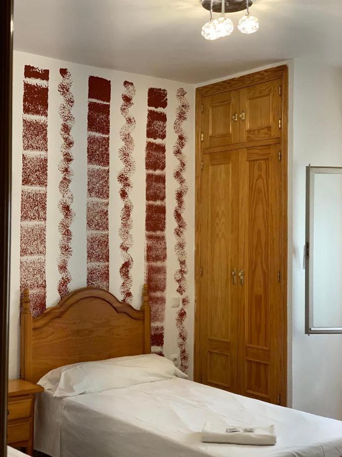 Hostal Сесенья Экстерьер фото