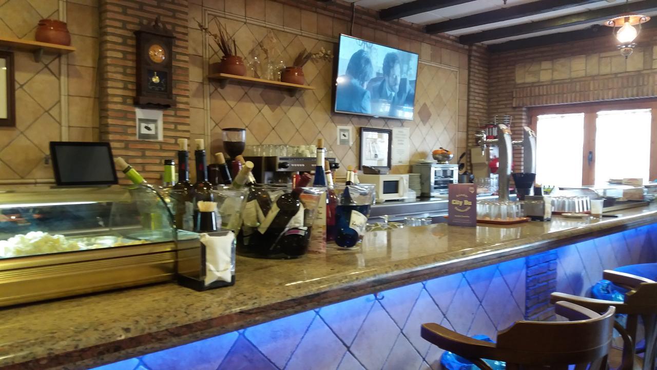 Hostal Сесенья Экстерьер фото