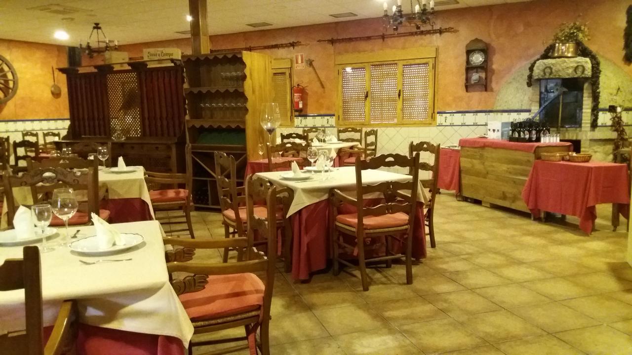 Hostal Сесенья Экстерьер фото