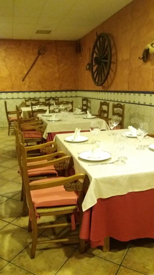 Hostal Сесенья Экстерьер фото