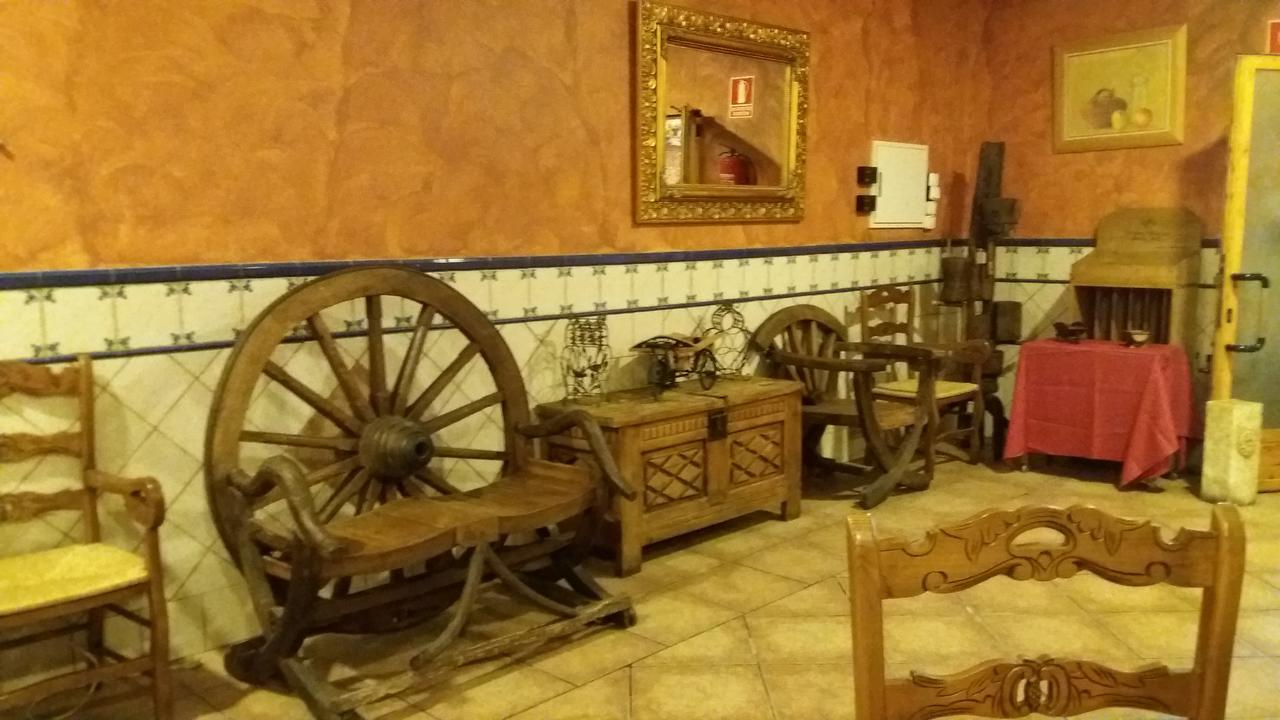Hostal Сесенья Экстерьер фото